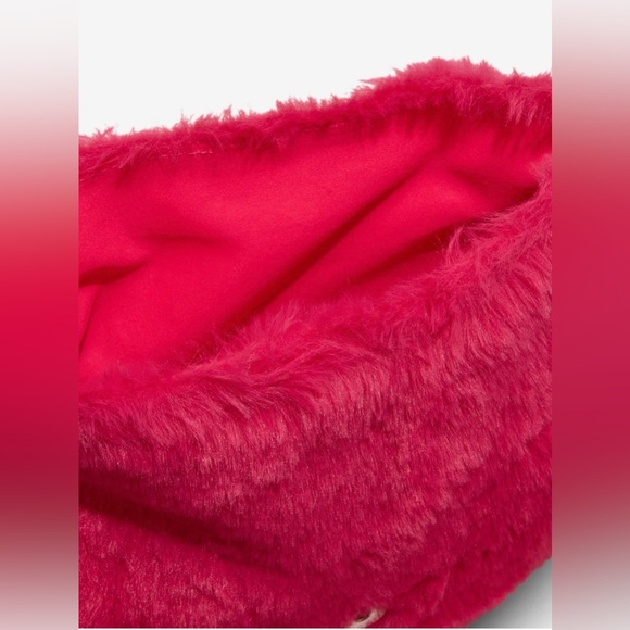 Strawberry Shortcake Fuzzy Pink Shoulder Bag BNWT - Picture 3 of 6